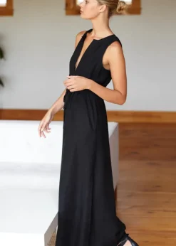 Grecian Keyhole Dress in Black