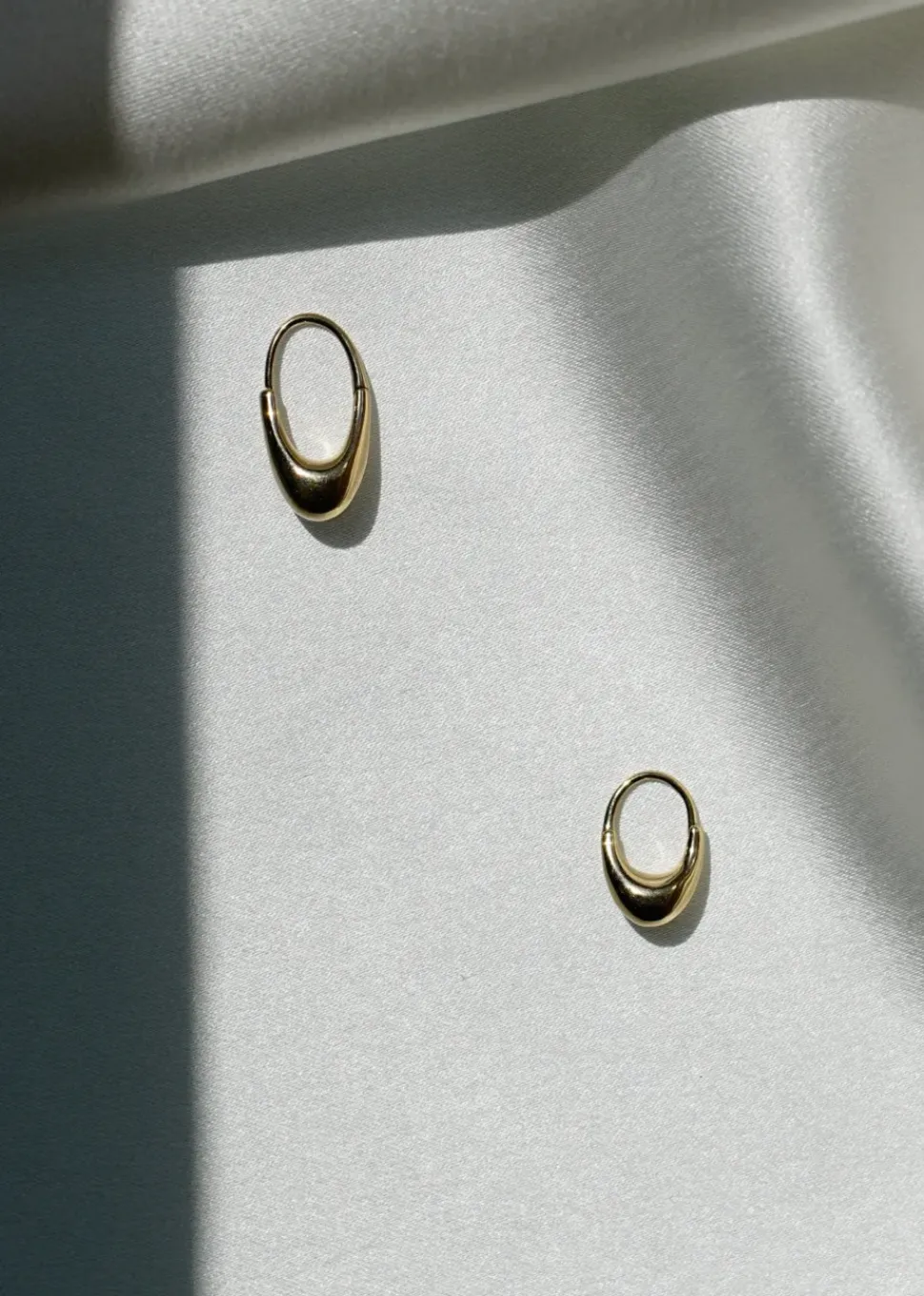 Otiumberg Roscida Drop Hoops